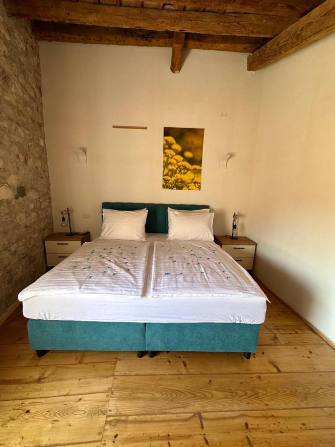 Apartment Luka Rovigno Esterno foto