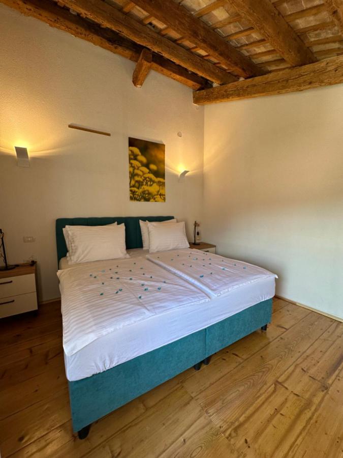 Apartment Luka Rovigno Esterno foto