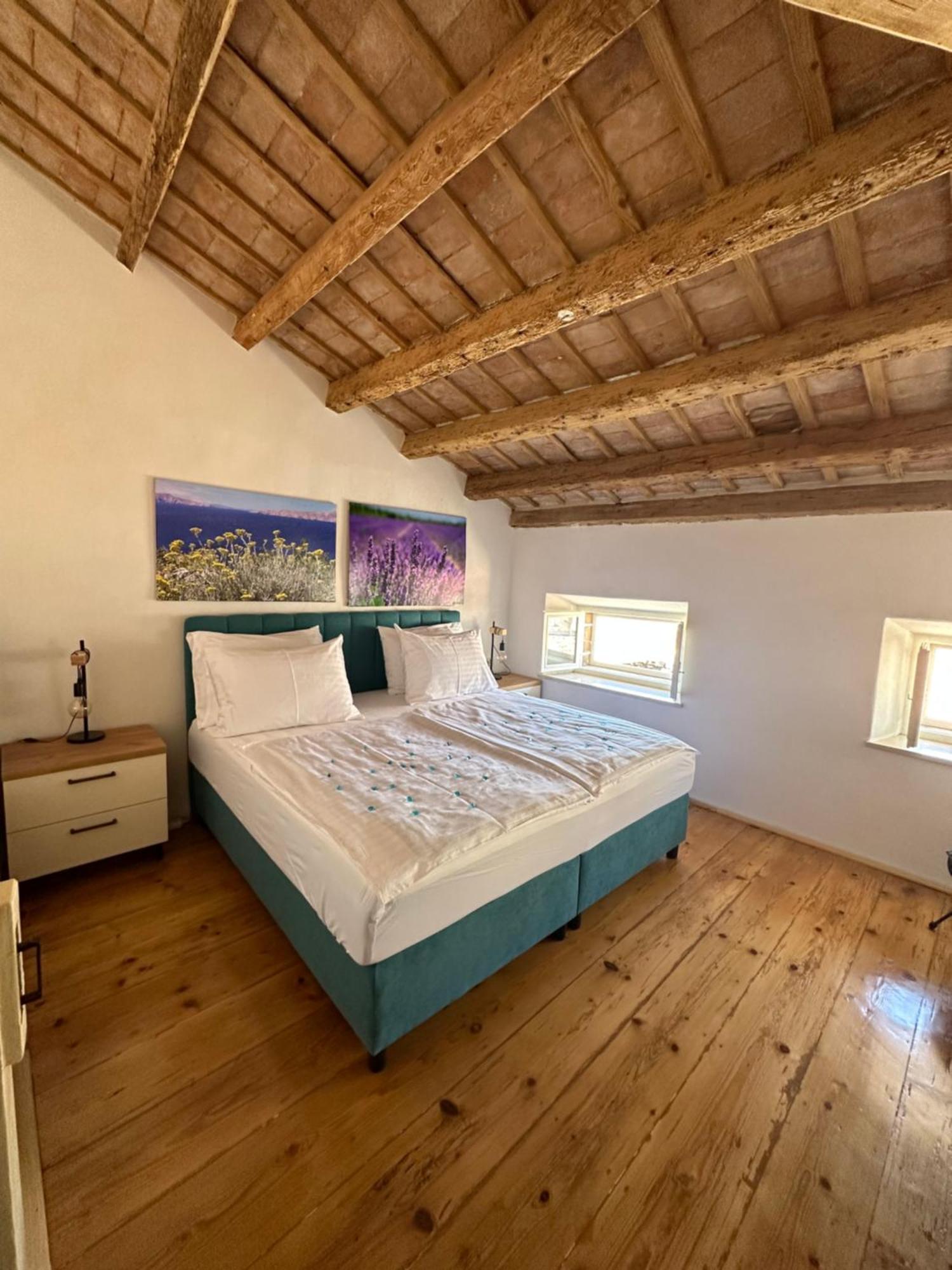 Apartment Luka Rovigno Esterno foto